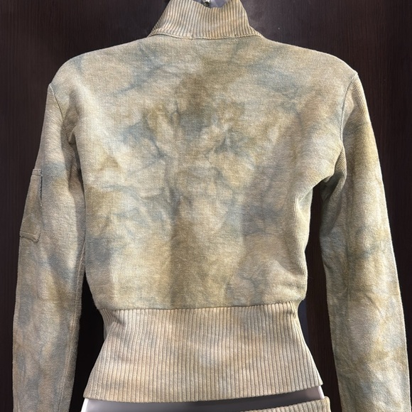 RARE Pamela Anderson Green Tie-Dye Cropped Top & Flare Mini Skirt Set - Picture 9 of 10